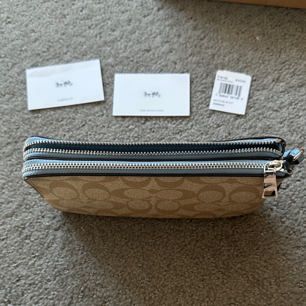 NWT Coach Beige Wristlet - Picture 2 of 5